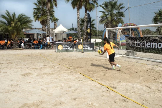 Participacion femenina batalla beach.webp